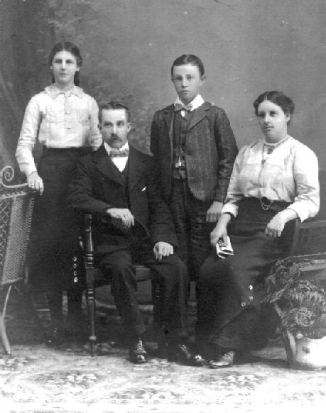 John Hapgood and family in
Melbourne